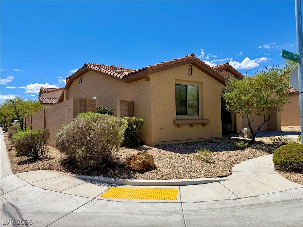 7493 Longhorn Lodge Avenue — photo 3