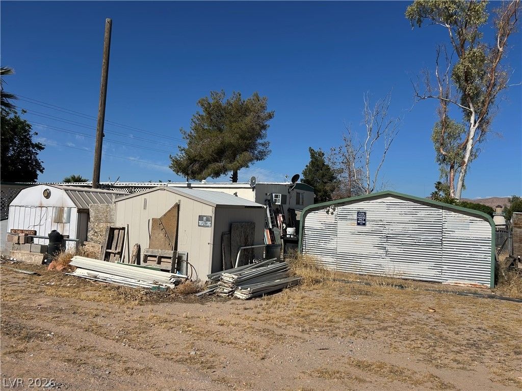 1720 Whipple Avenue — photo 2 of 3