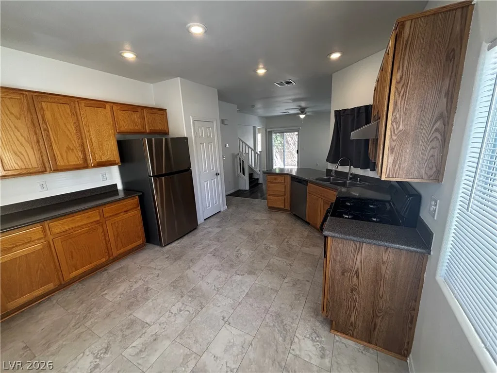 9469 Oro Bullion Street — photo 3