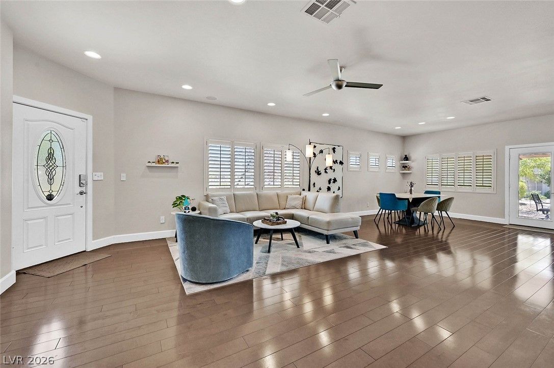 10629 Whitebrush Avenue — photo 4 of 43