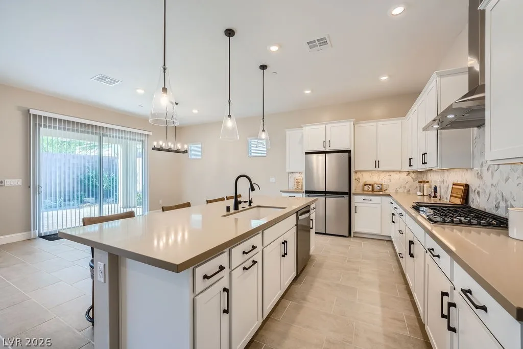 10049 Auburn Rose Avenue — photo 4