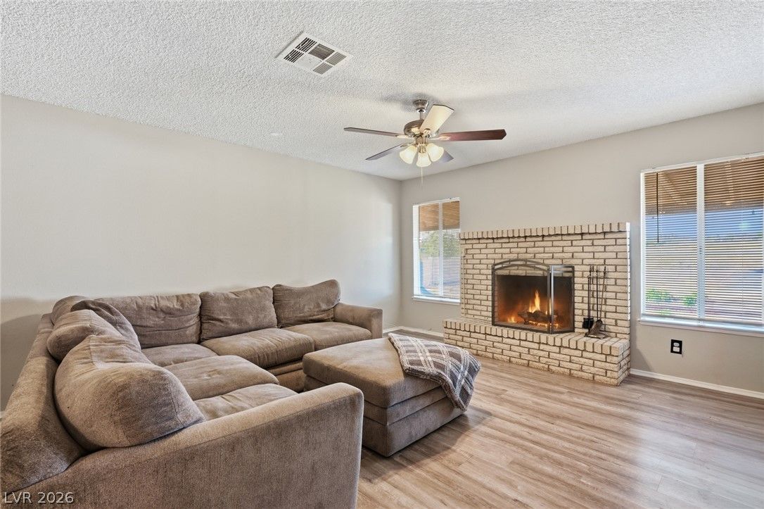 516 North Summit Drive — photo 3