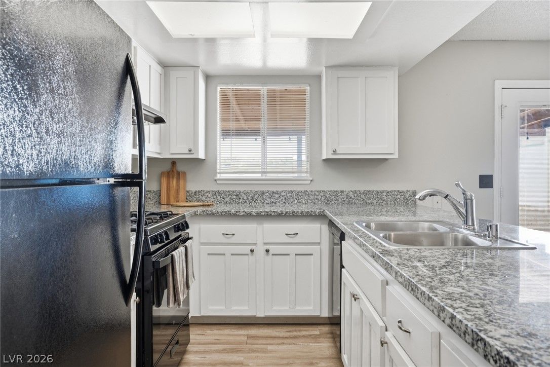 516 North Summit Drive — photo 5
