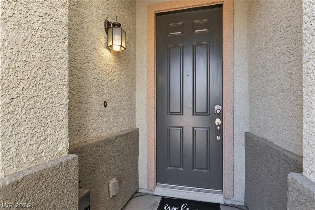 6283 Shamrock Lake Avenue — photo 3 of 32