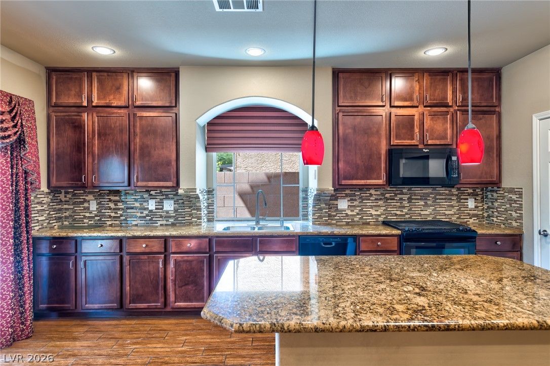 9771 Panther Hollow Street — photo 5 of 23