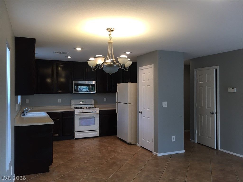 4373 Ruby Treasure Street — photo 4 of 14