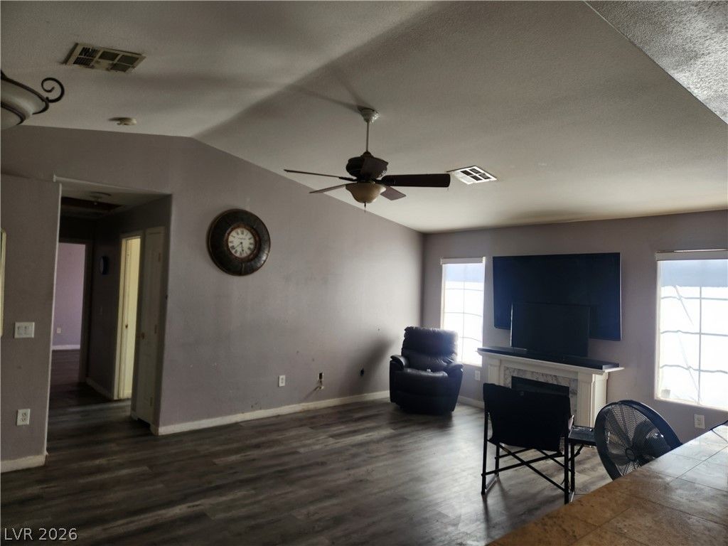 7250 Diamond Canyon Lane 202 — photo 4 of 21