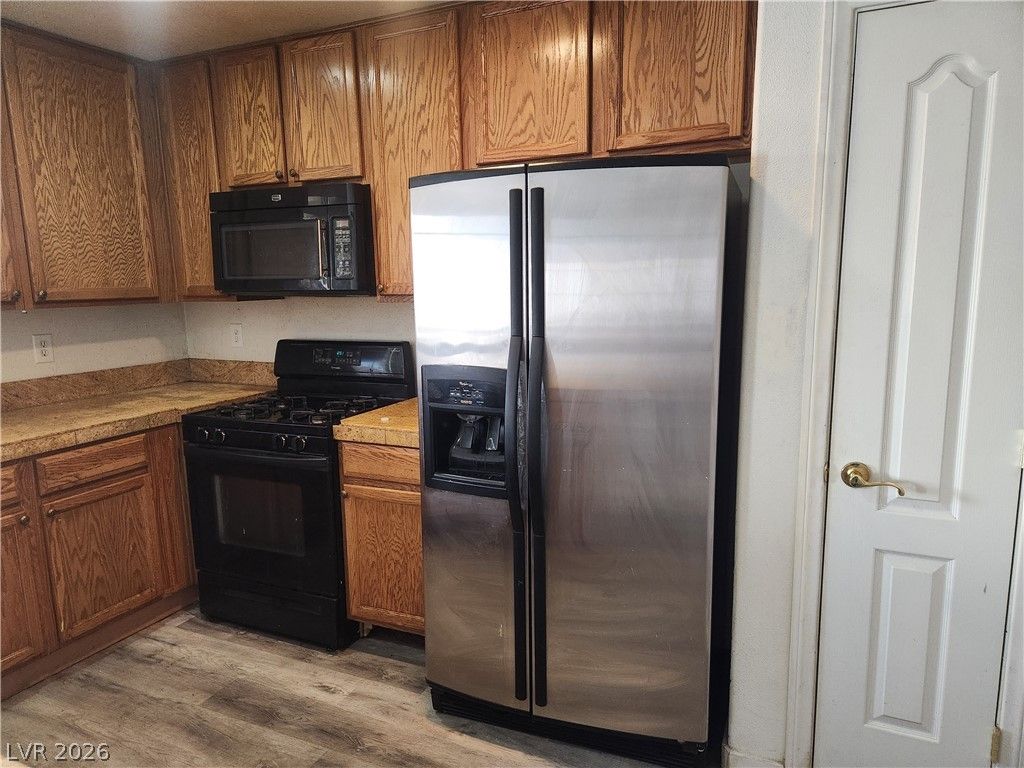 7250 Diamond Canyon Lane 202 — photo 5 of 21