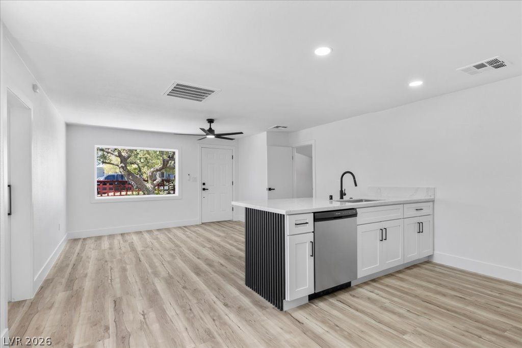 655 F Avenue — photo 3