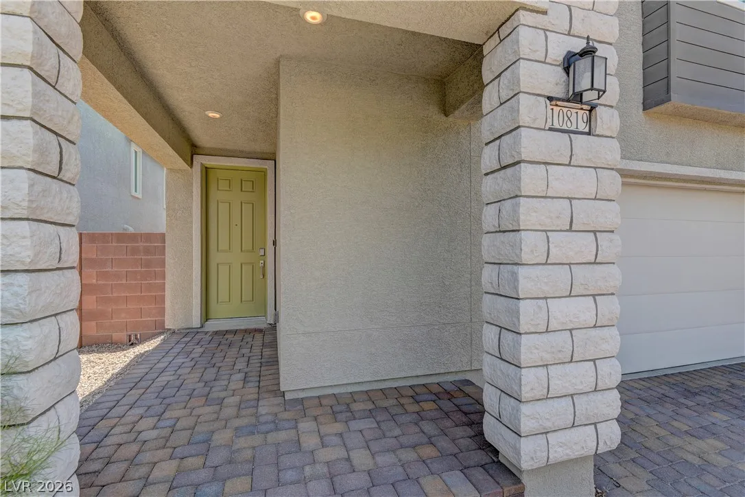 10819 Far Country Avenue — photo 3
