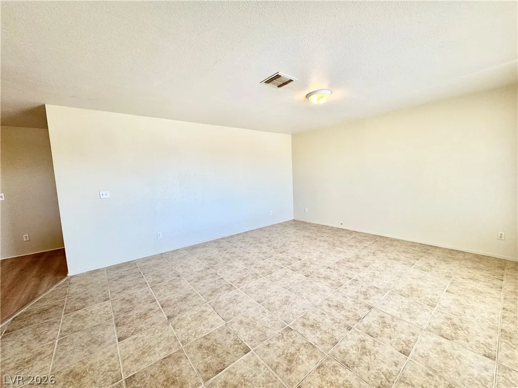 1350 Ogallala Street 4 — photo 2