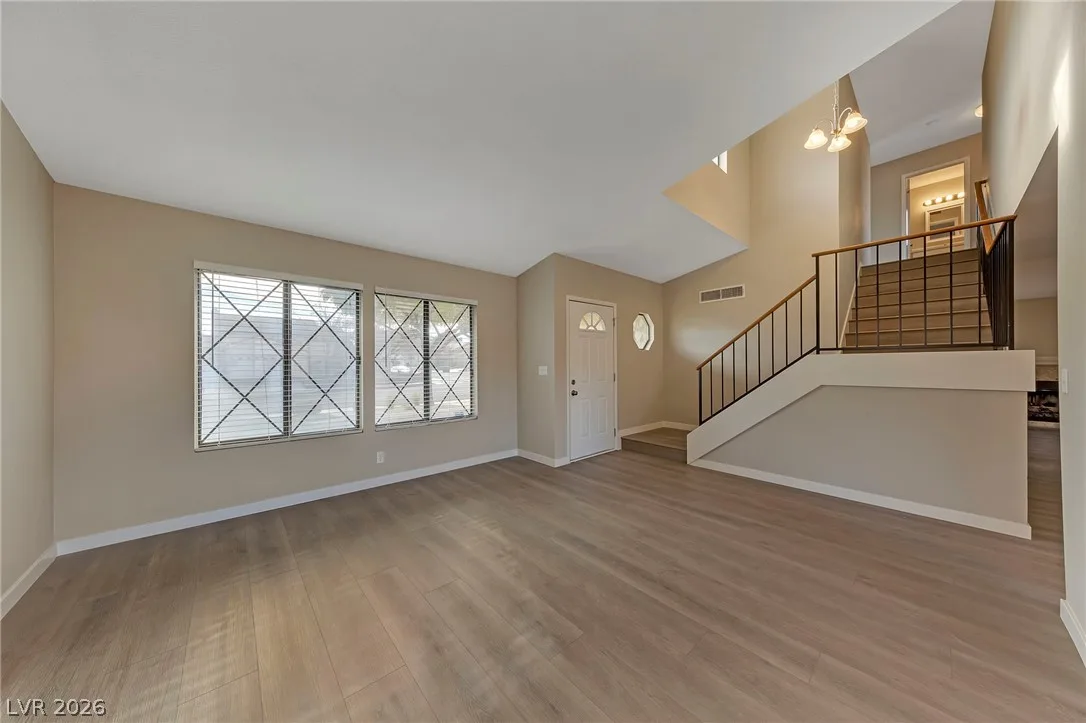 3158 Laurel Avenue — photo 4