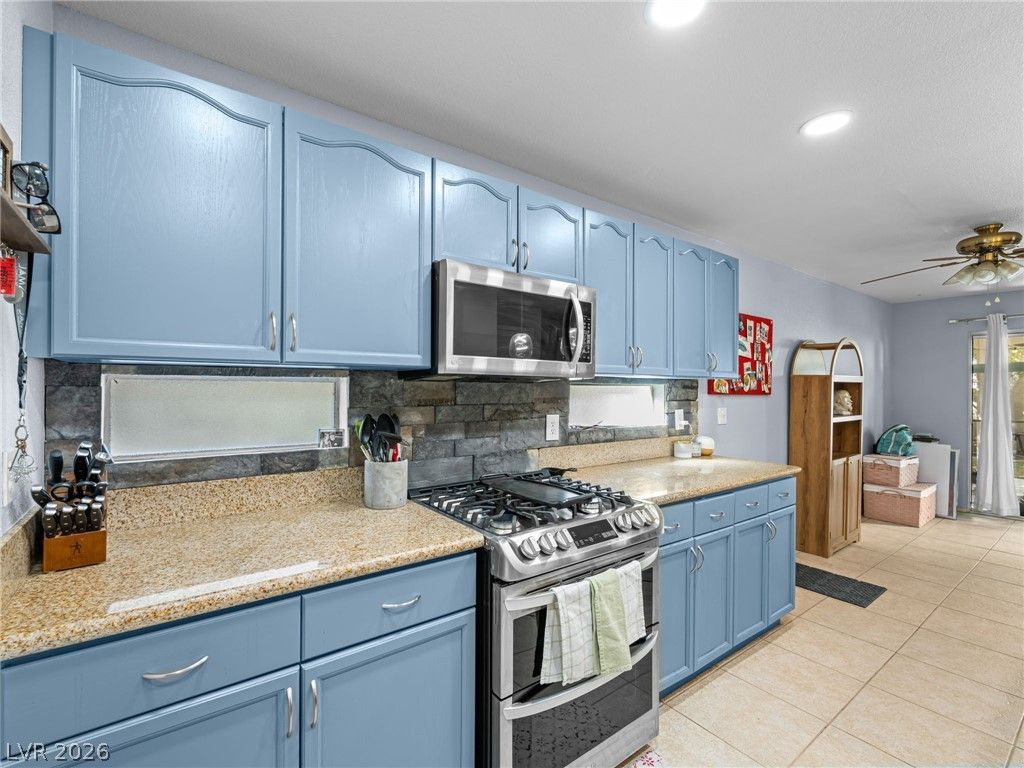 3417 Yorkminster Street — photo 2 of 27