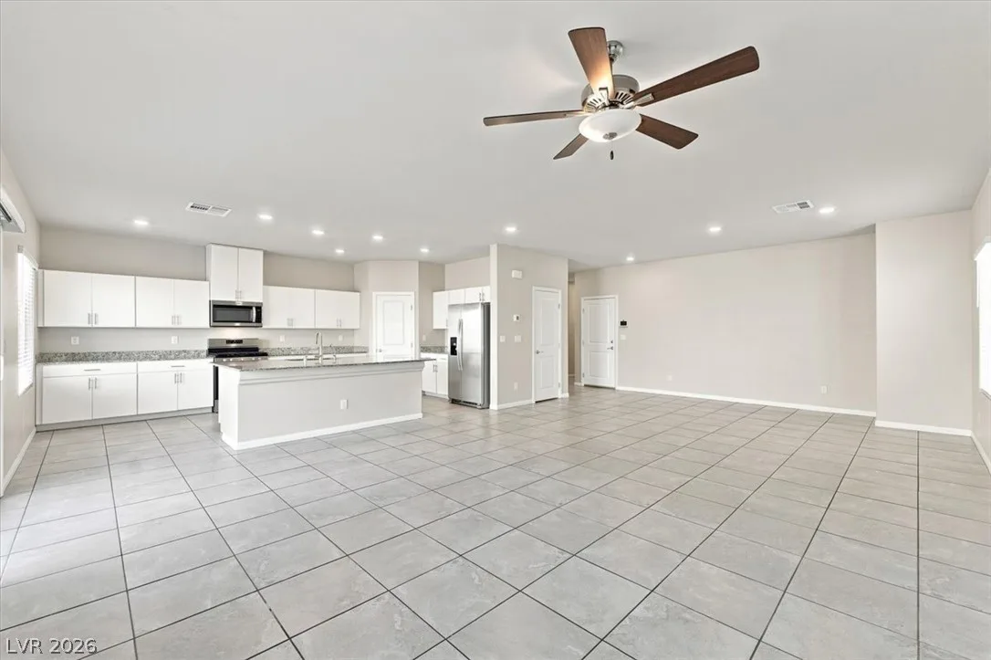 8928 Seal Cove Street — photo 4