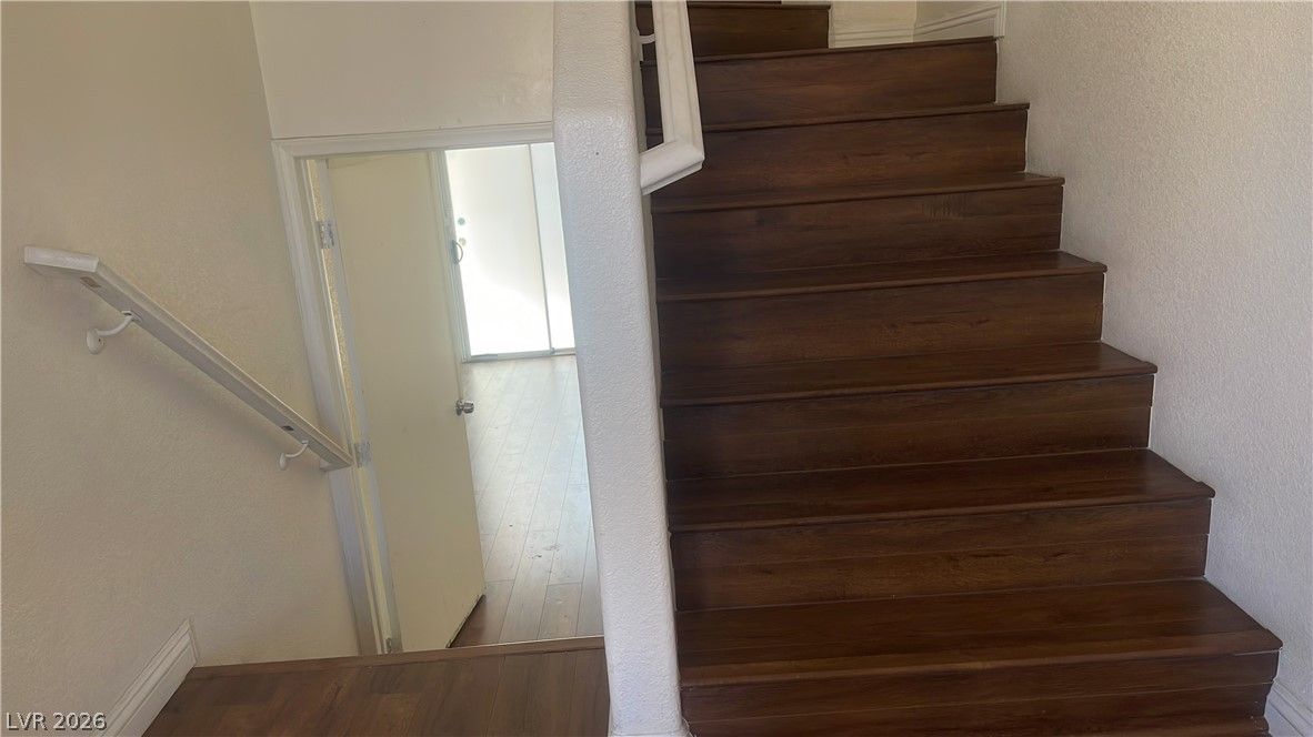 4060 oliver sagebrush Drive — photo 2 of 3