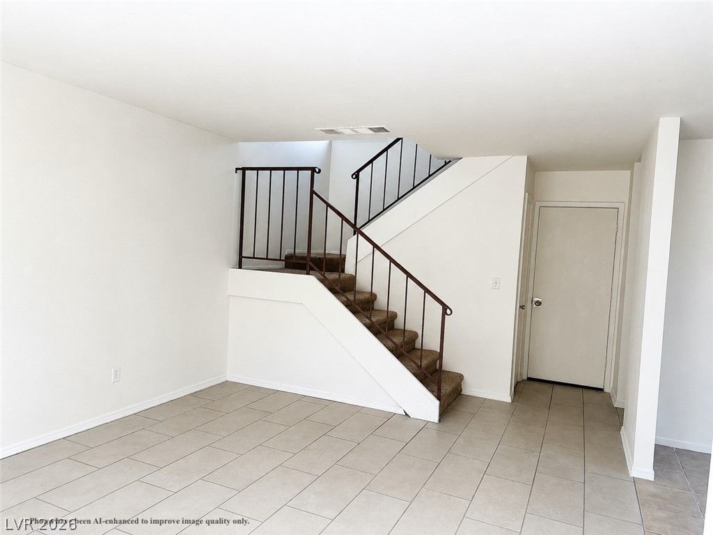 4338 North Caliente Street 15 — photo 3 of 20