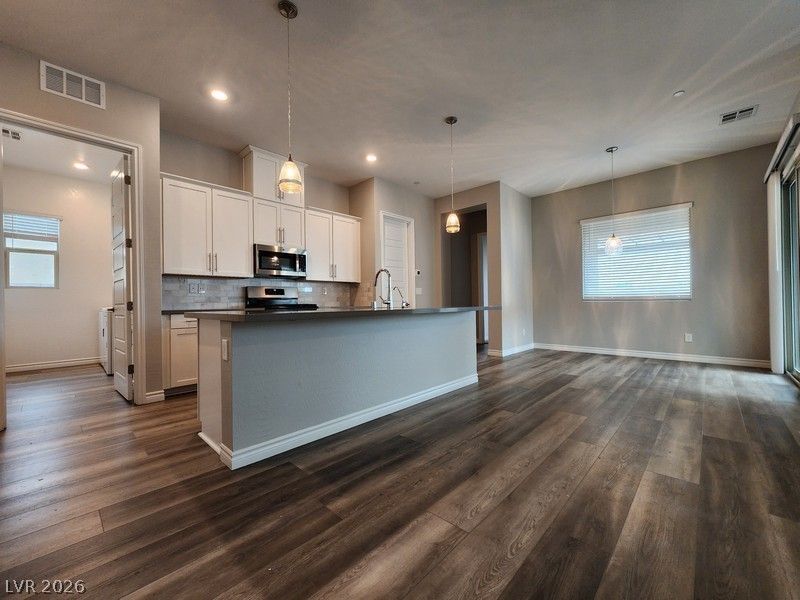 254 Tallis Hills Avenue — photo 4 of 28