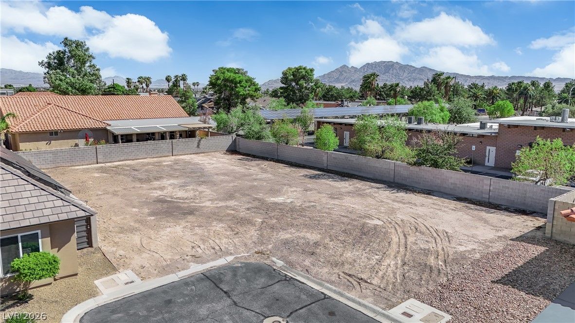 3742 Canary Palm Court — photo 2 of 16