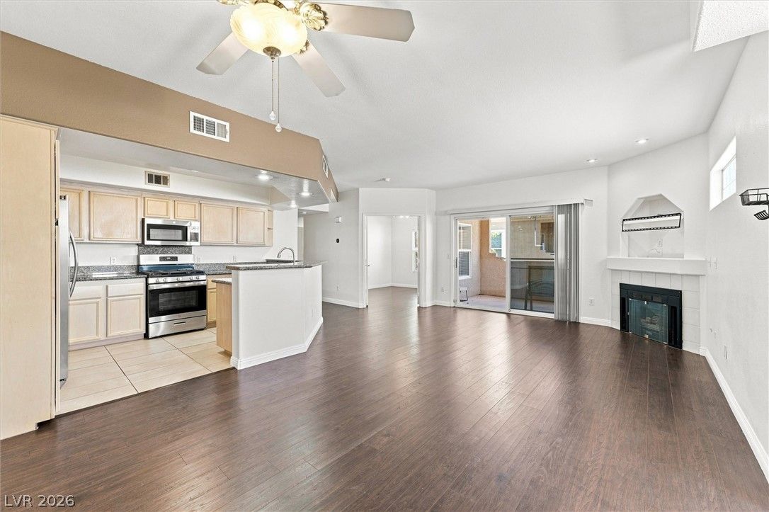 6913 Cobre Azul Avenue 201 — photo 5 of 28