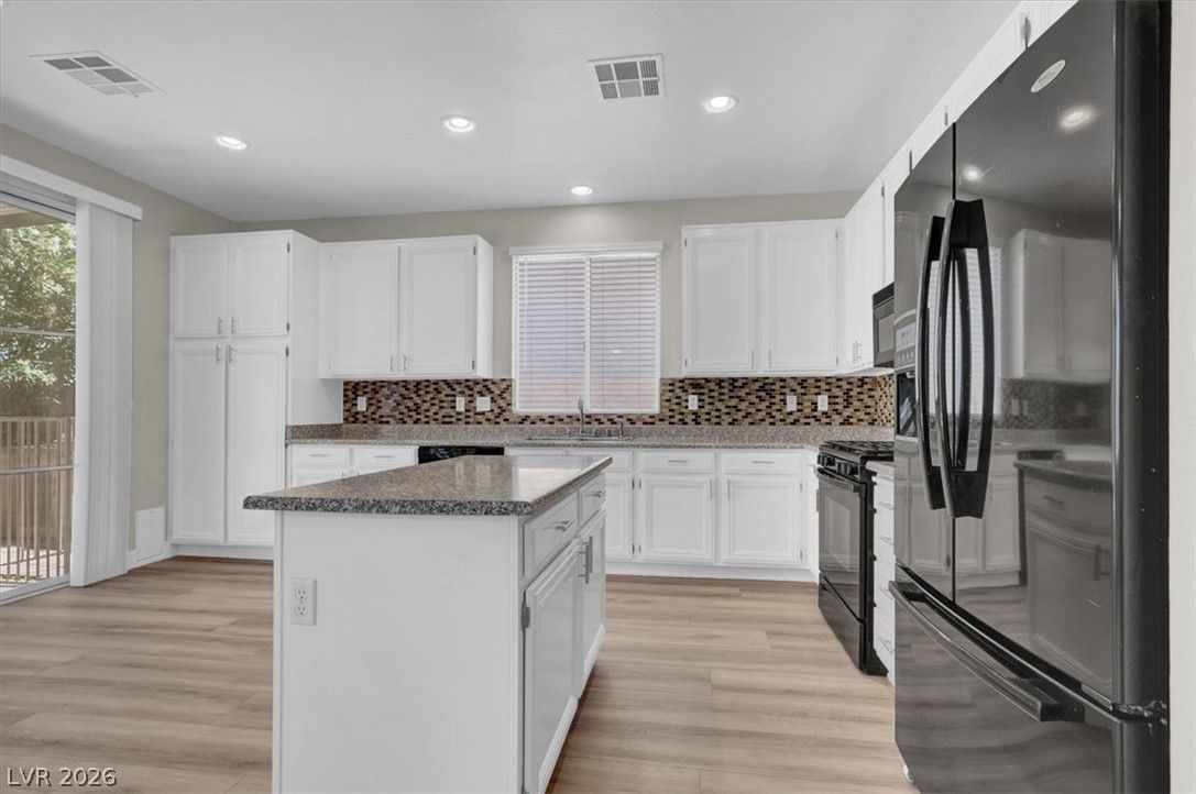 3040 Carbondale Street — photo 4