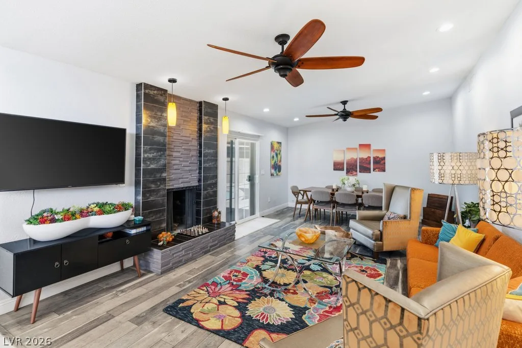 3327 Seminole Circle — photo 2