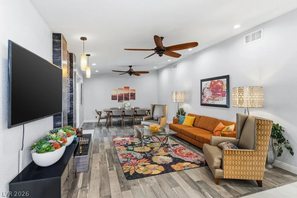 3327 Seminole Circle — photo 4