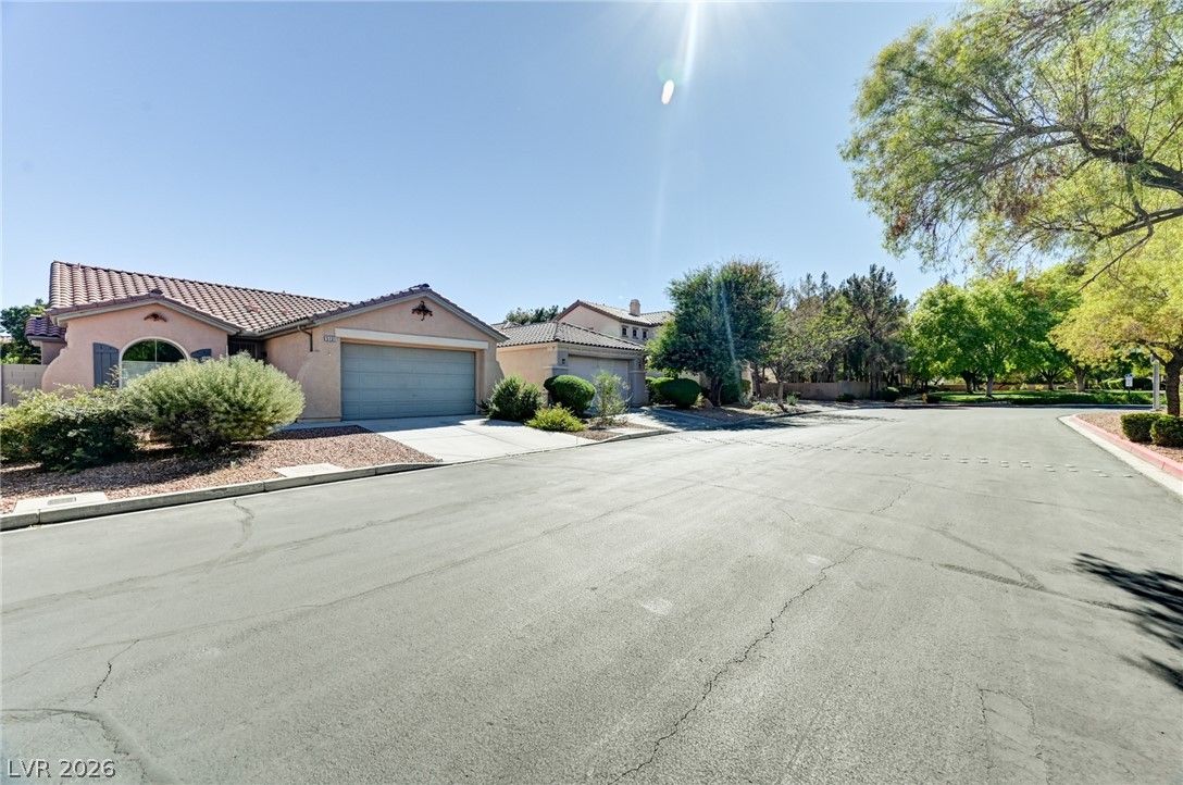 5131 Opal Crest Avenue — photo 2