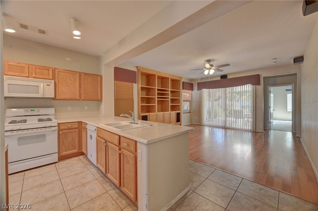 5131 Opal Crest Avenue — photo 3