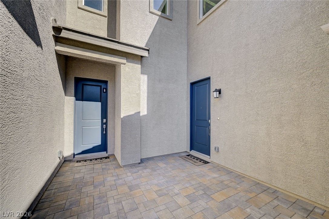 10022 Decano Ridge Street — photo 3