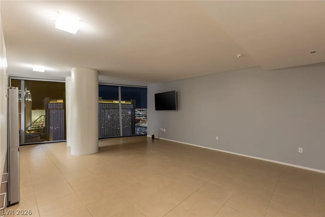 3726 Las Vegas Boulevard 2307 — photo 2