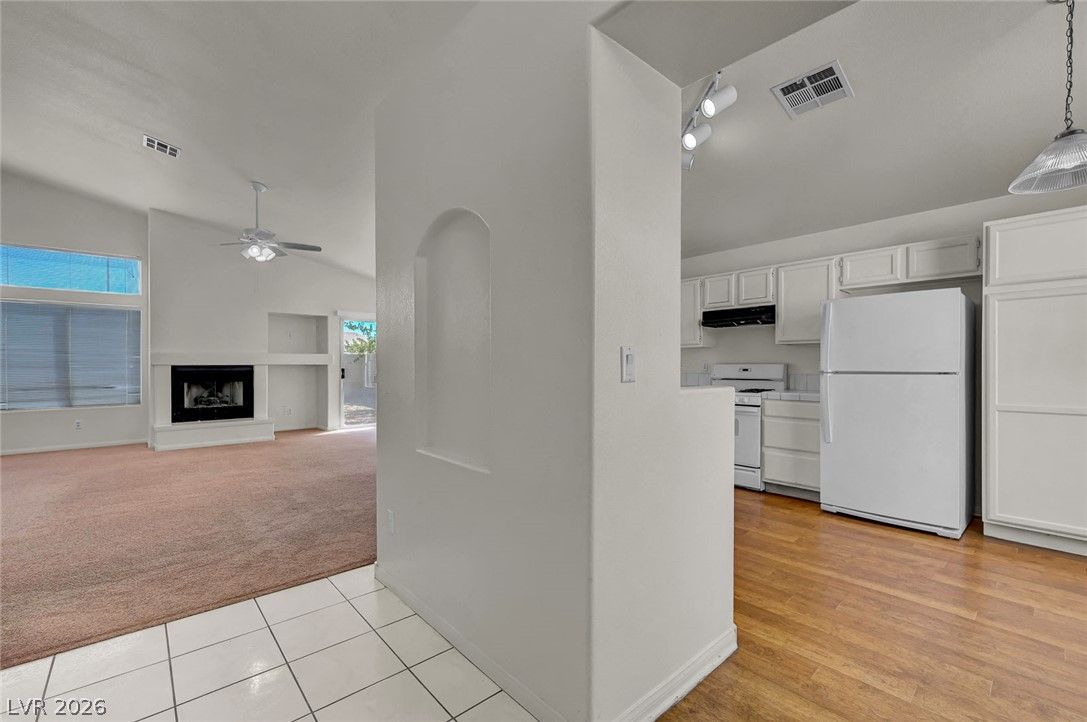 4321 Roaming Breeze Road — photo 4 of 39