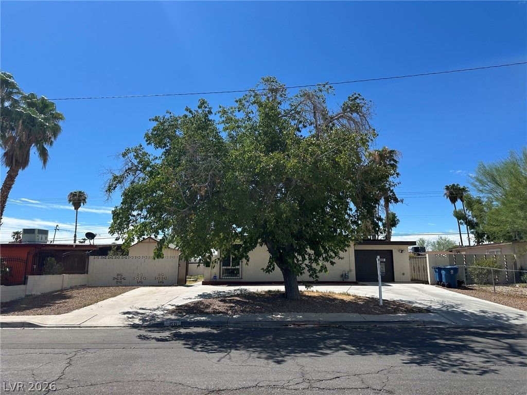 1571 Serenada Avenue — photo 1