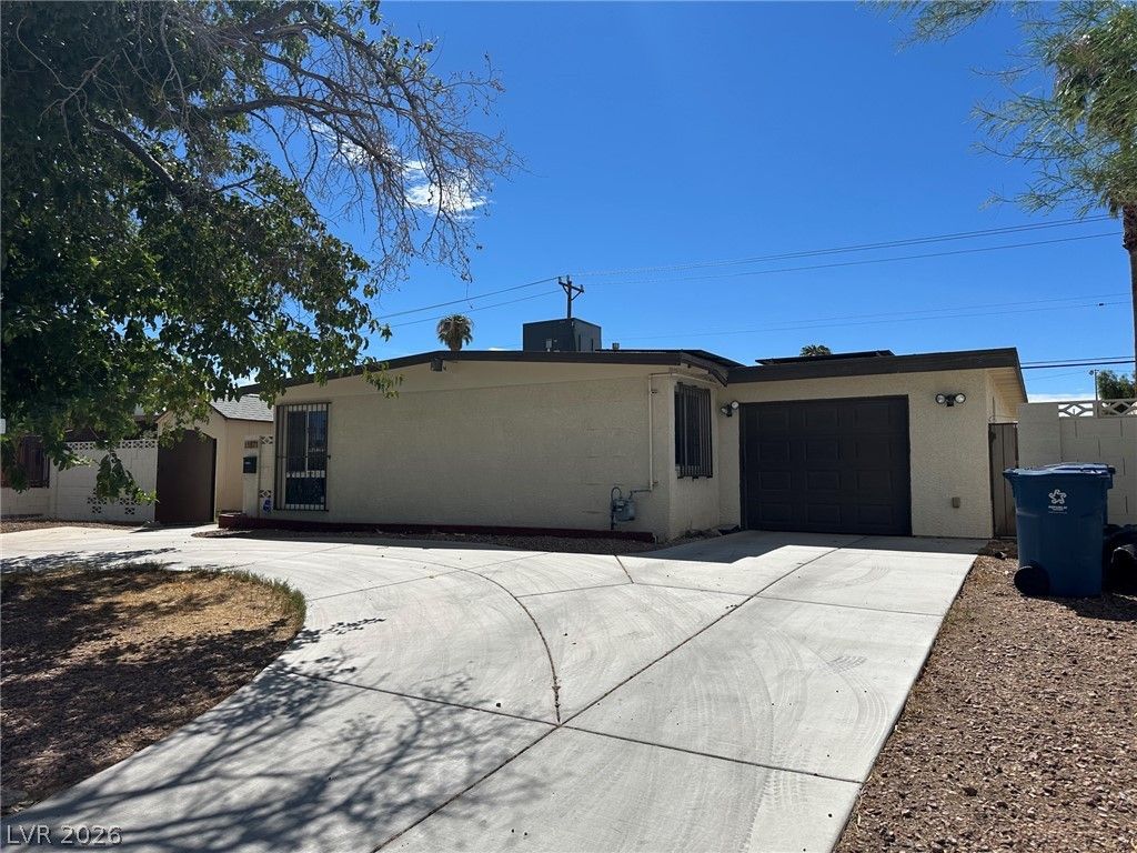 1571 Serenada Avenue — photo 5