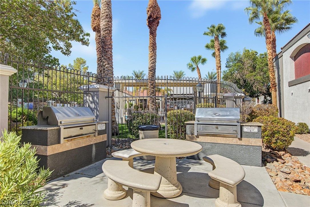 950 Seven Hills Drive 723 — photo 4