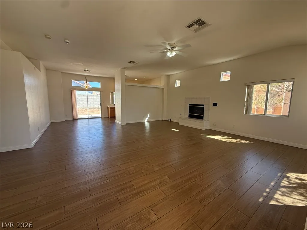 4028 DELHI Avenue — photo 2