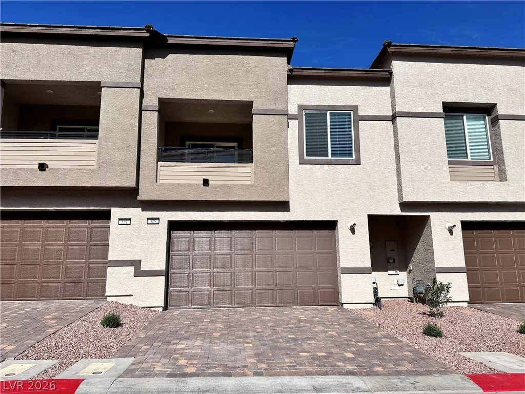 329 Laurel Peak Drive — photo 2