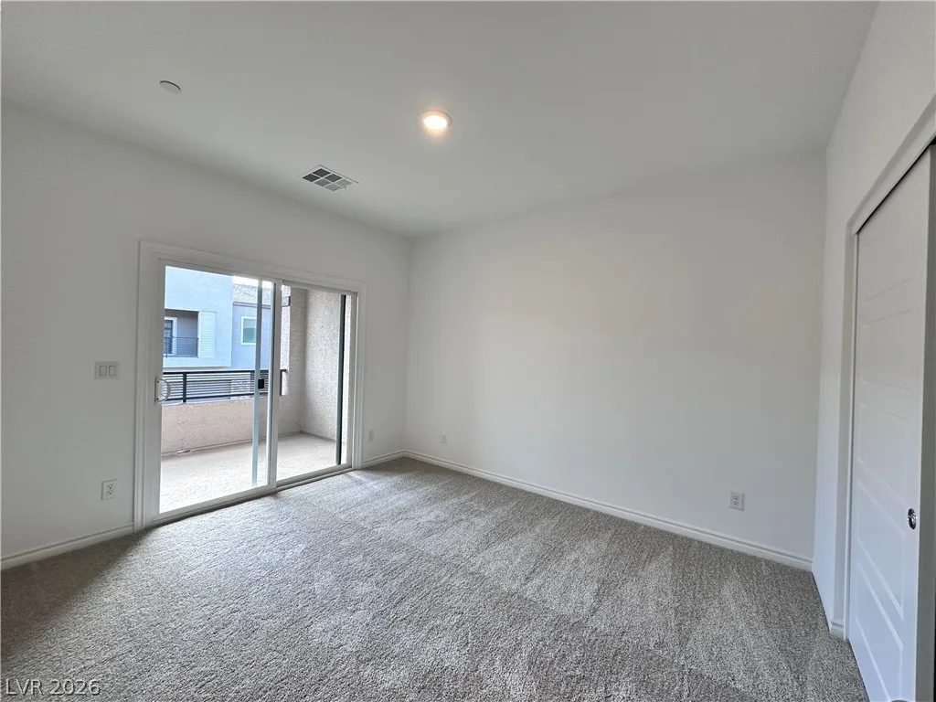 329 Laurel Peak Drive — photo 4