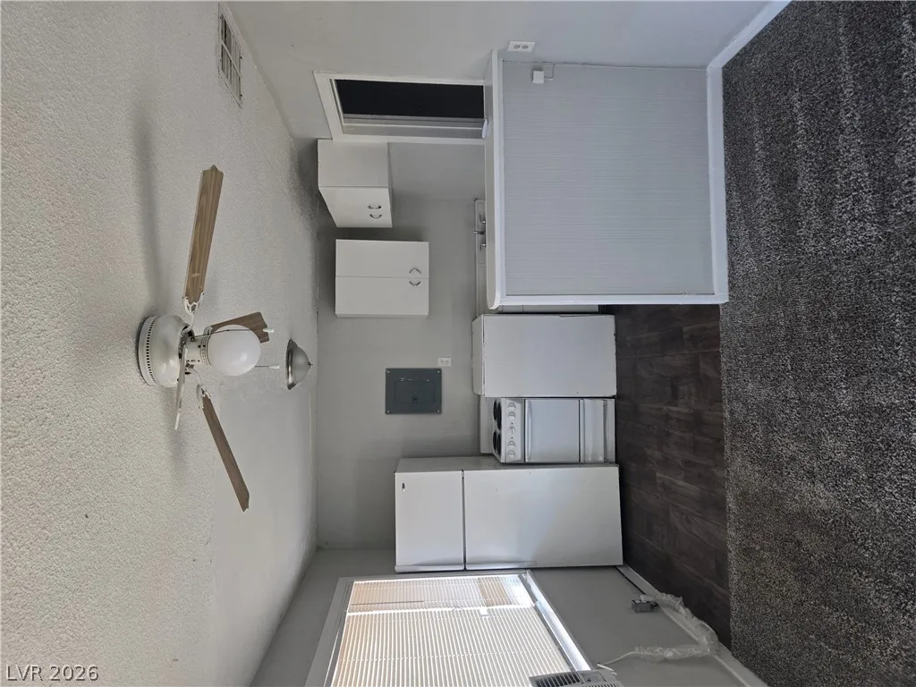 409 West Van Buren Avenue 5 — photo 2