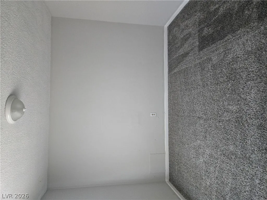 409 West Van Buren Avenue 5 — photo 5