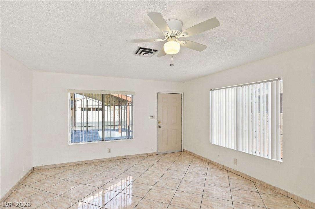 4352 Verdugo Street — photo 4 of 33