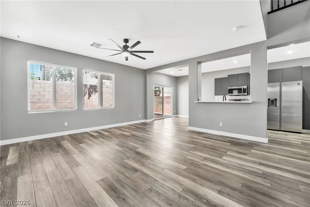 9754 Thistle Dew Avenue — photo 3