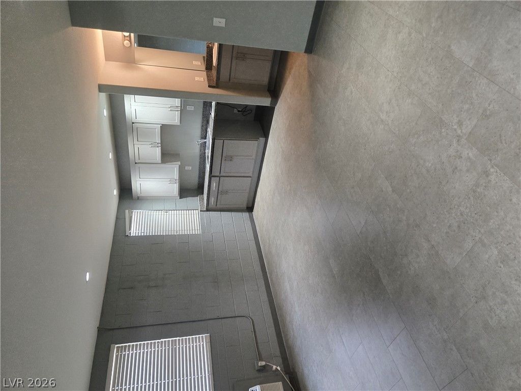 223 North 9th Street 104 — photo 2 of 7