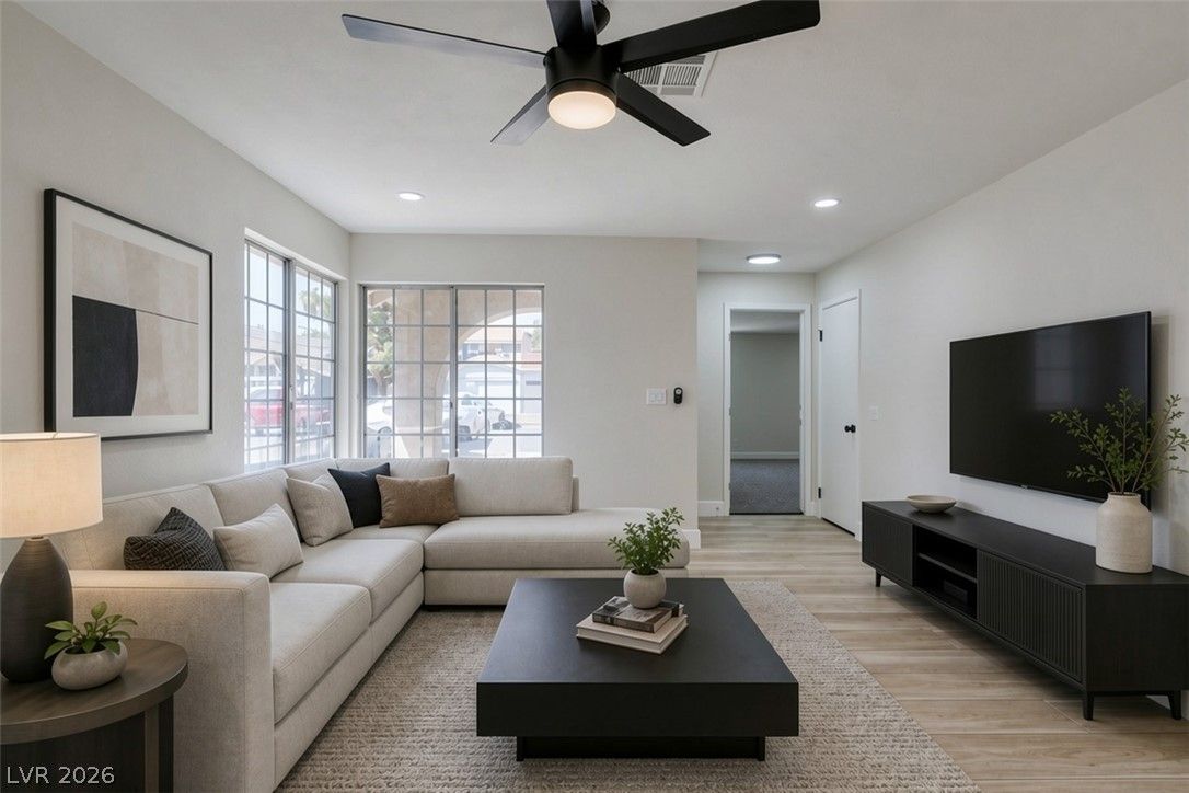 1640 Divinity Street — photo 3