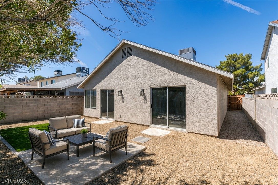 1640 Divinity Street — photo 5