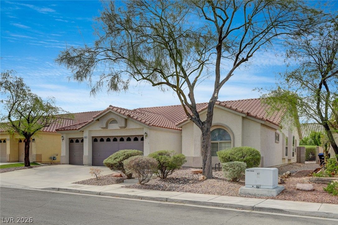 3056 Emerald Wind Street — photo 2