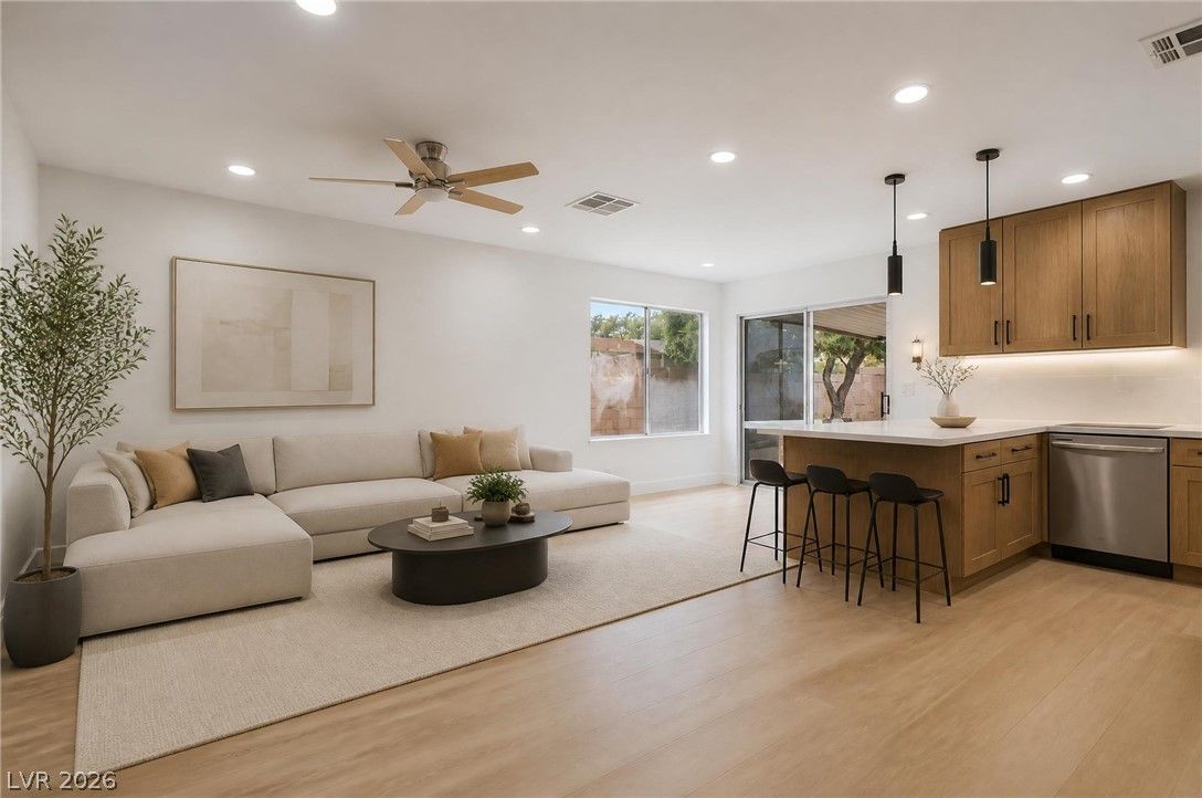 6258 Bayview Circle — photo 3