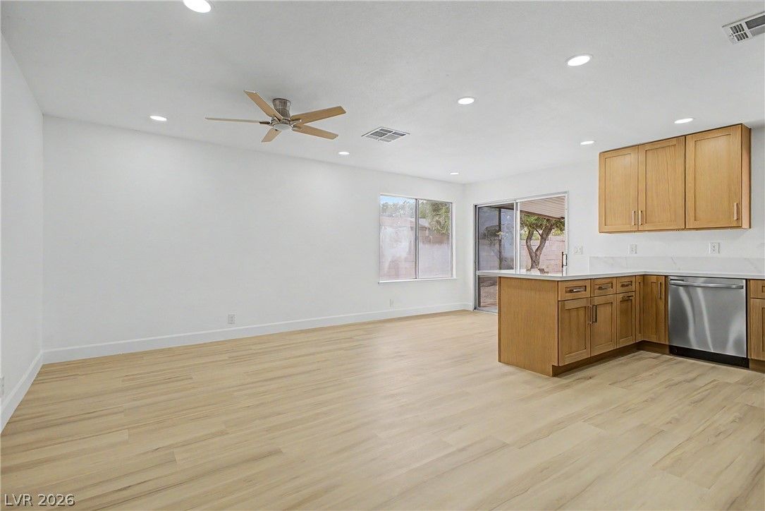 6258 Bayview Circle — photo 4