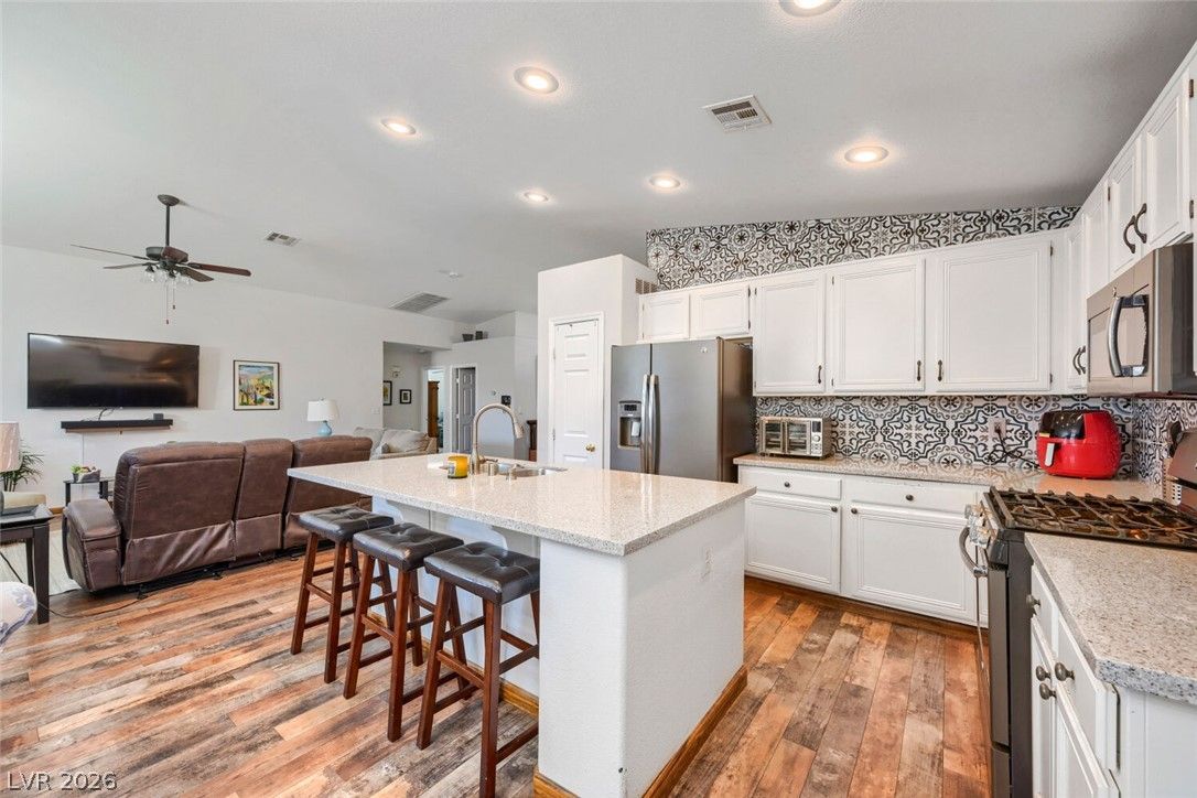 317 Maritocca Avenue — photo 4 of 28