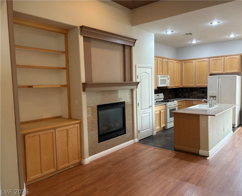 8921 Reindeer Lake Street — photo 5