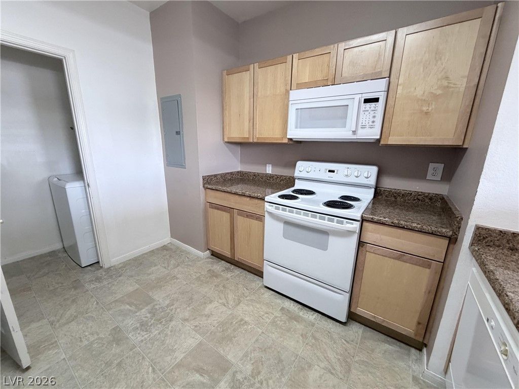 6955 North Durango Drive 2097 — photo 2